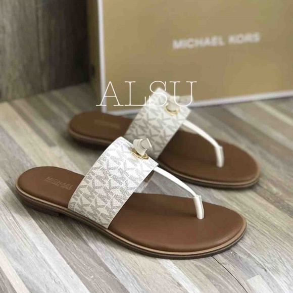 Michael Kors Cindy Sandal Mini Logo PVC Vanilla - Picture 6 of 7